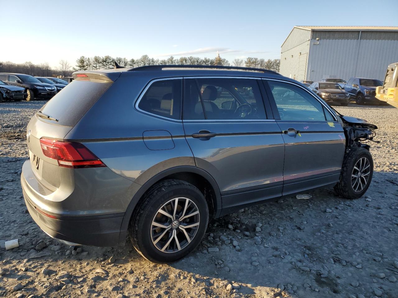 2019 Volkswagen Tiguan - Image 3