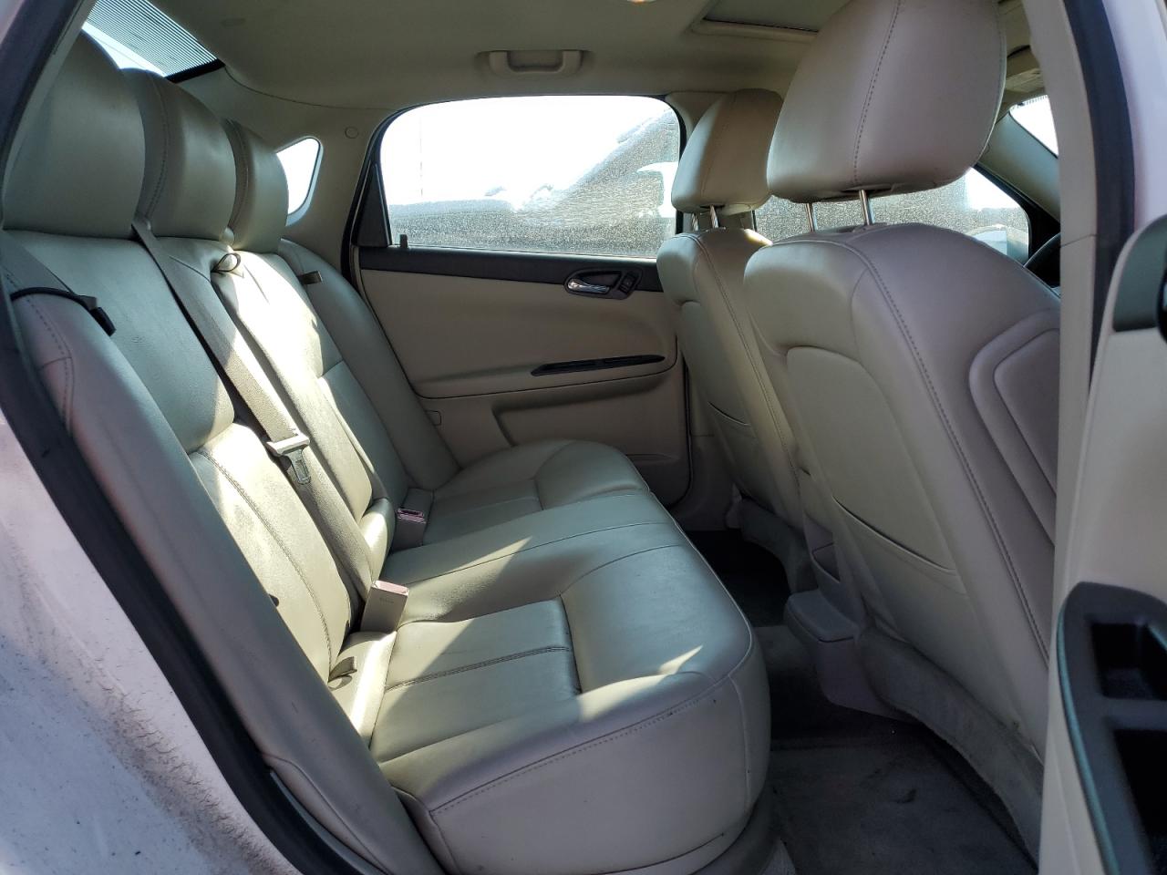 2011 Chevrolet Impala - Image 11