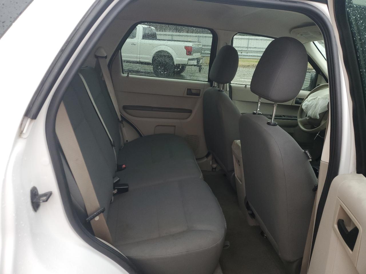 2008 Ford Escape - Image 10