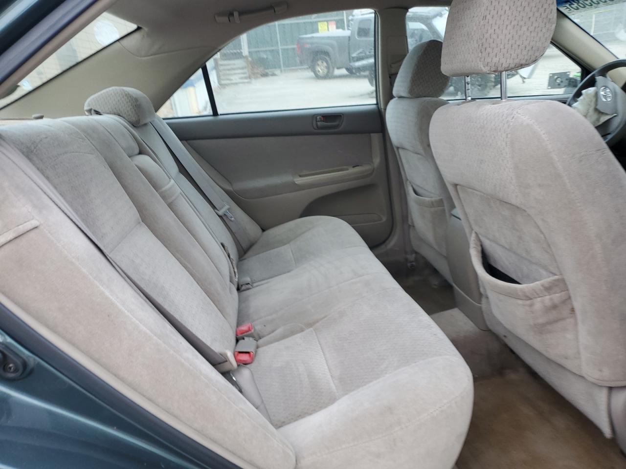 2004 Toyota Camry - Image 10