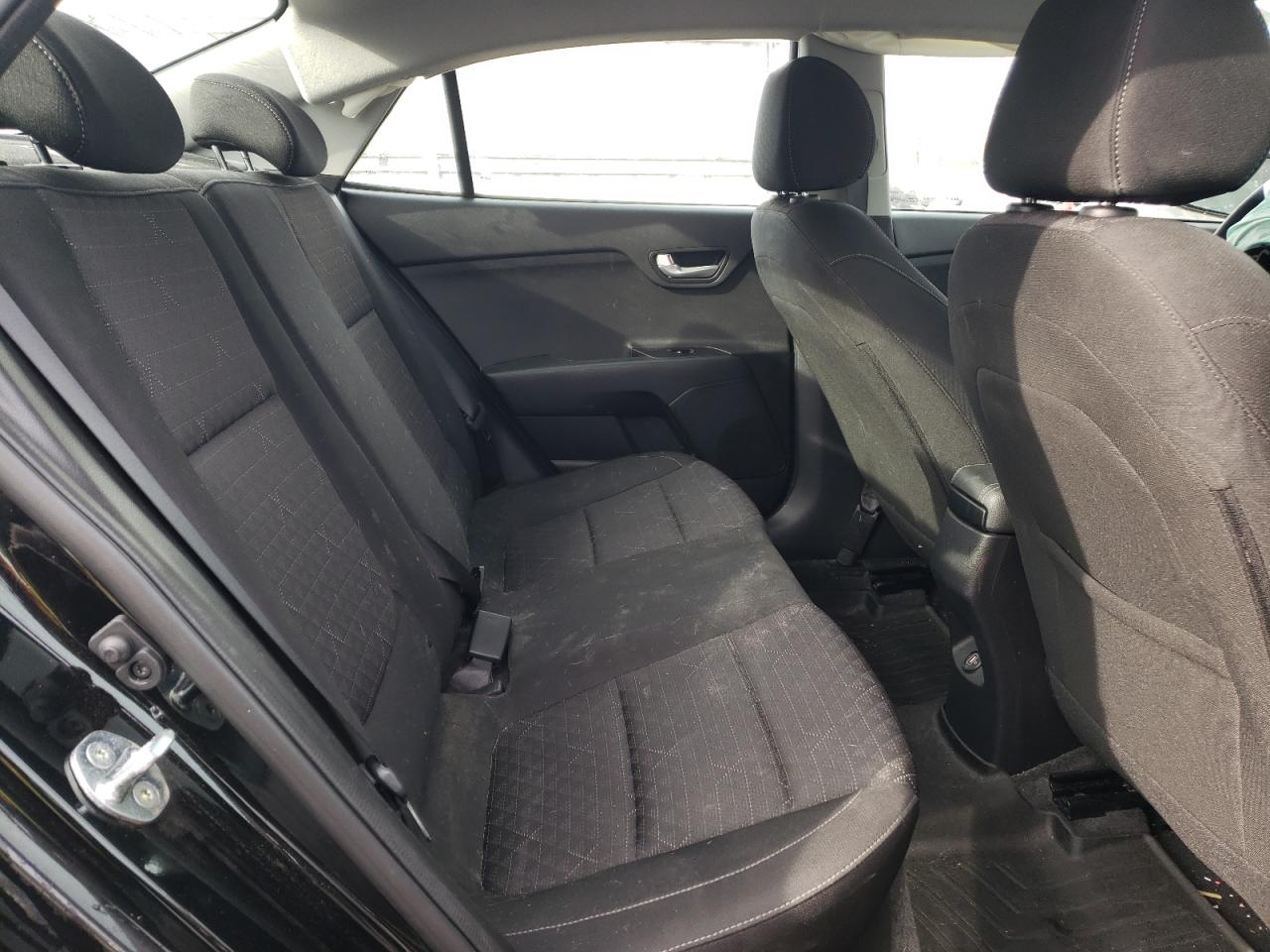 2022 Kia Rio - Image 10