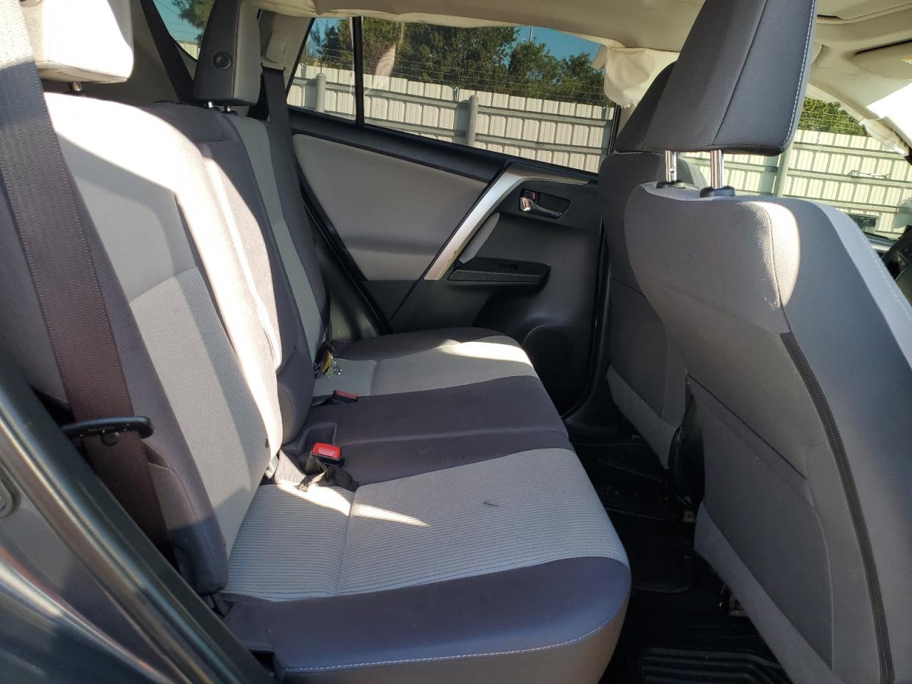 2014 Toyota RAV 4 - Image 11
