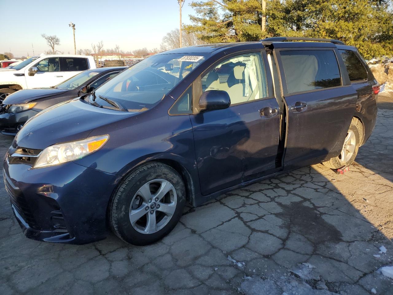 2020 Toyota Sienna - Image 1