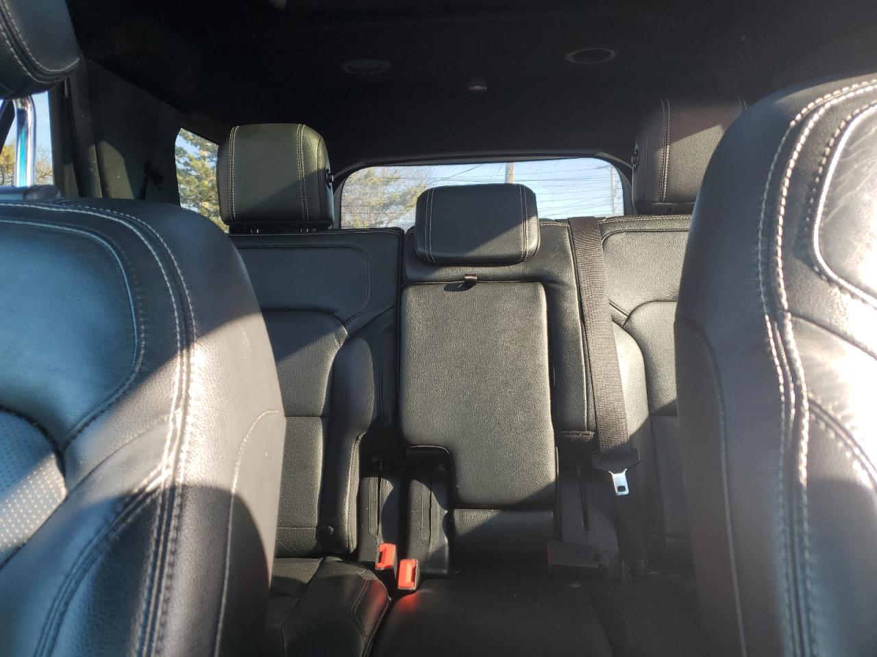 2016 Ford Explorer - Image 10