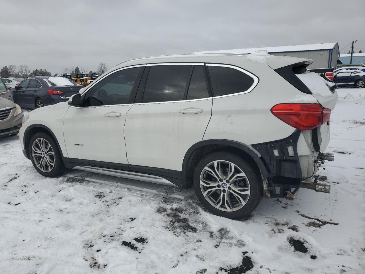 VIN WBXHT3Z39G4A51417 2016 BMW X1 no.2