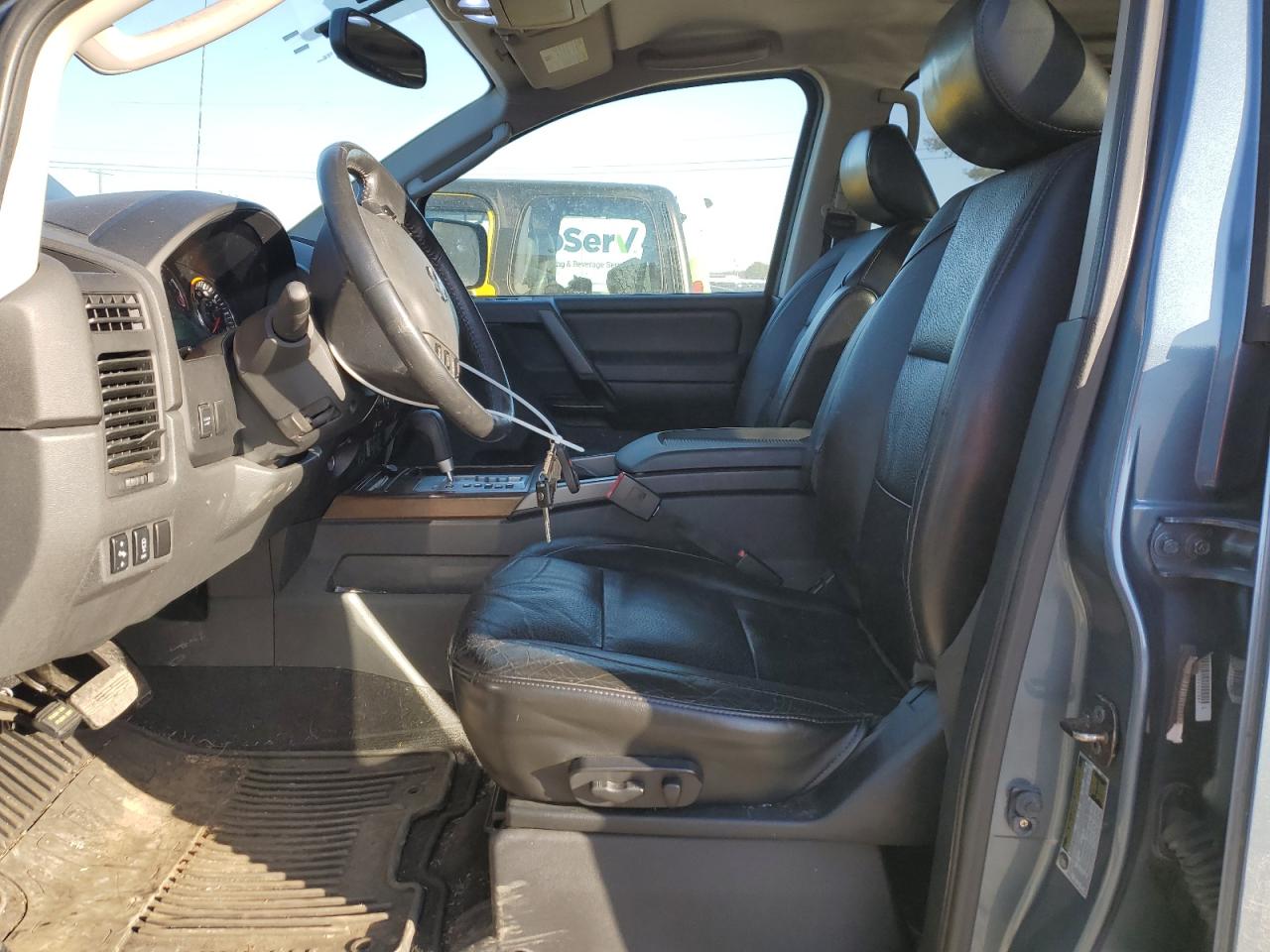 2011 Nissan Titan - Image 7