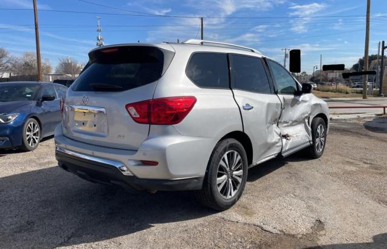 VIN 5N1DR2MN9HC698901 2017 NISSAN PATHFINDER no.4