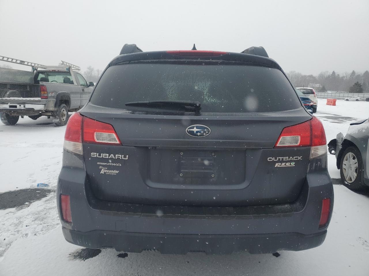 2012 Subaru Outback - Image 6