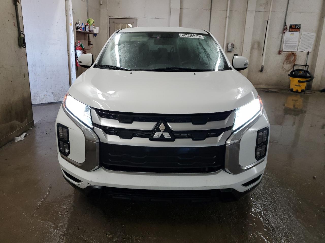 2020 Mitsubishi Outlander - Image 5