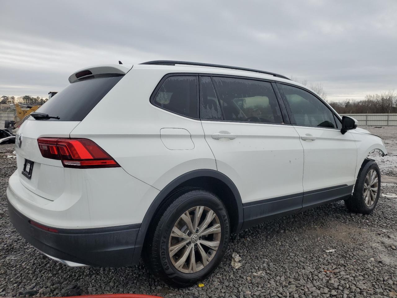 2020 Volkswagen Tiguan - Image 3
