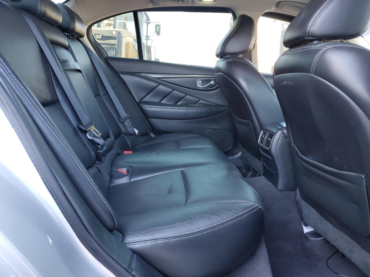 2015 Infiniti Q50 - Image 10