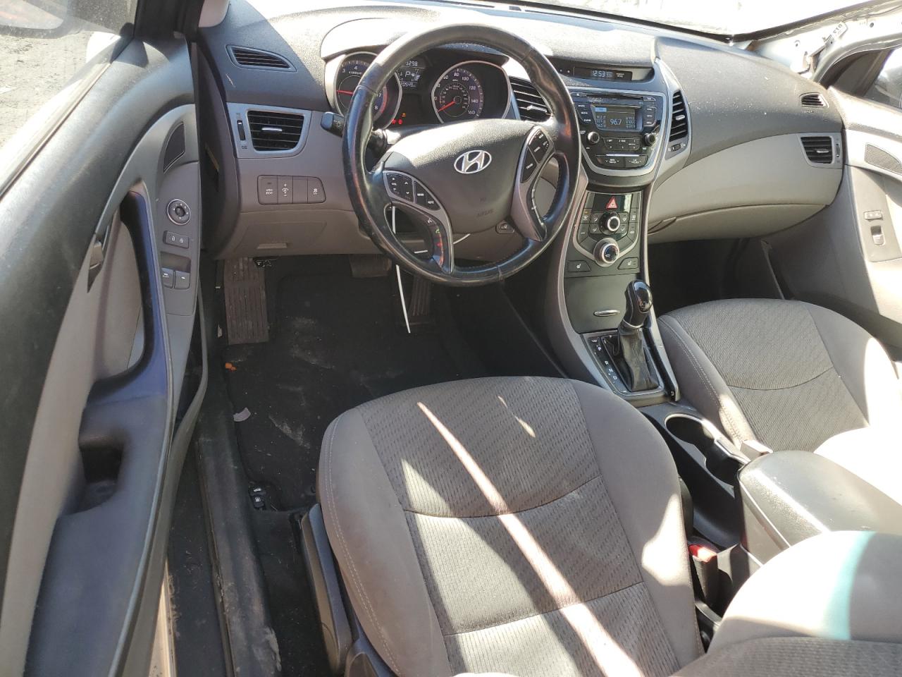 2014 Hyundai Elantra - Image 8