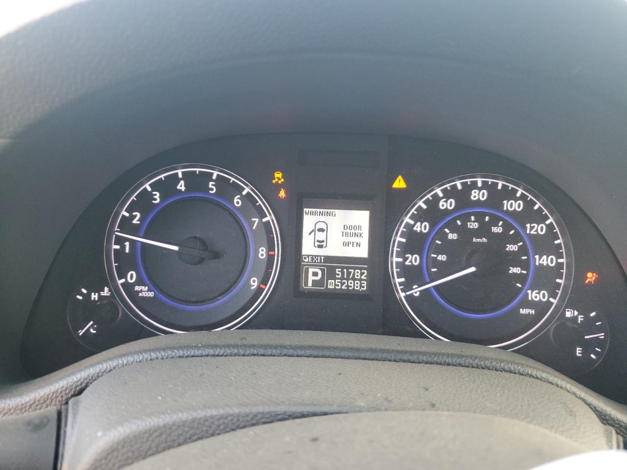2015 Infiniti Q40 - Image 9