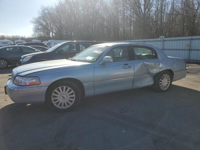 2005 Lincoln Town Car Signature