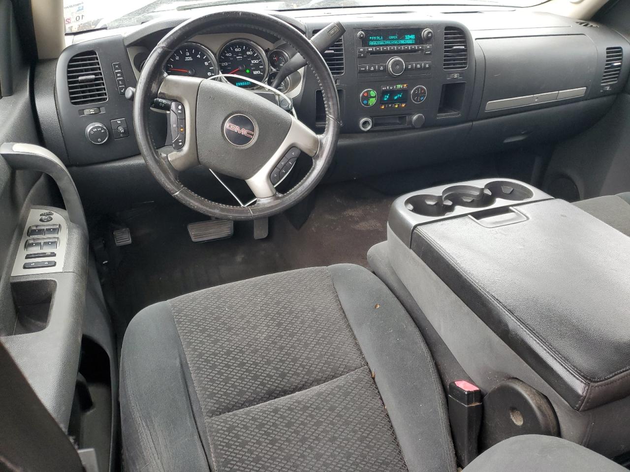 2007 GMC Sierra - Image 8