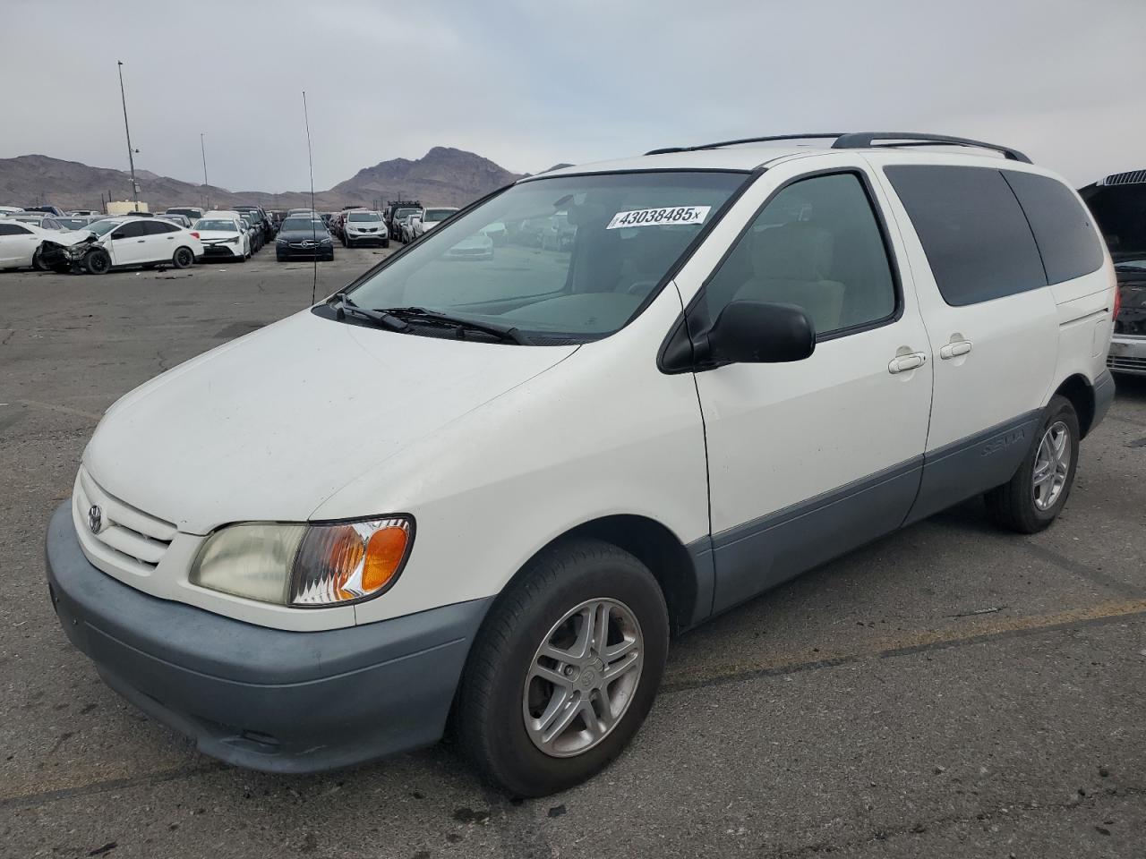2002 Toyota Sienna - Image 1
