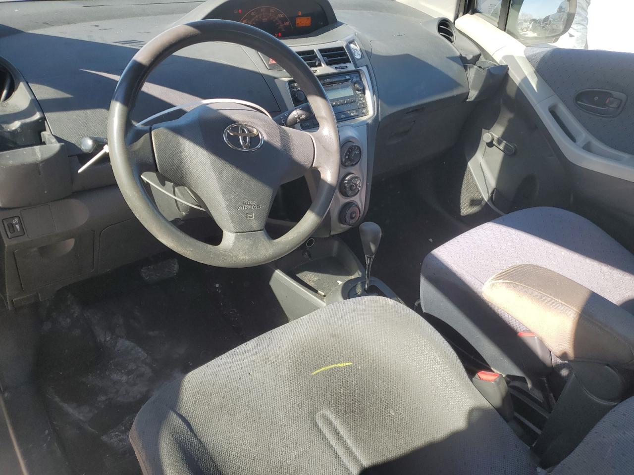 2010 Toyota Yaris - Image 8