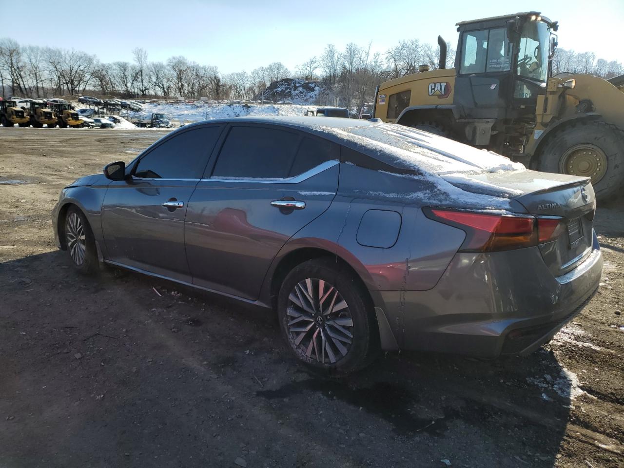 2024 Nissan Altima - Image 2