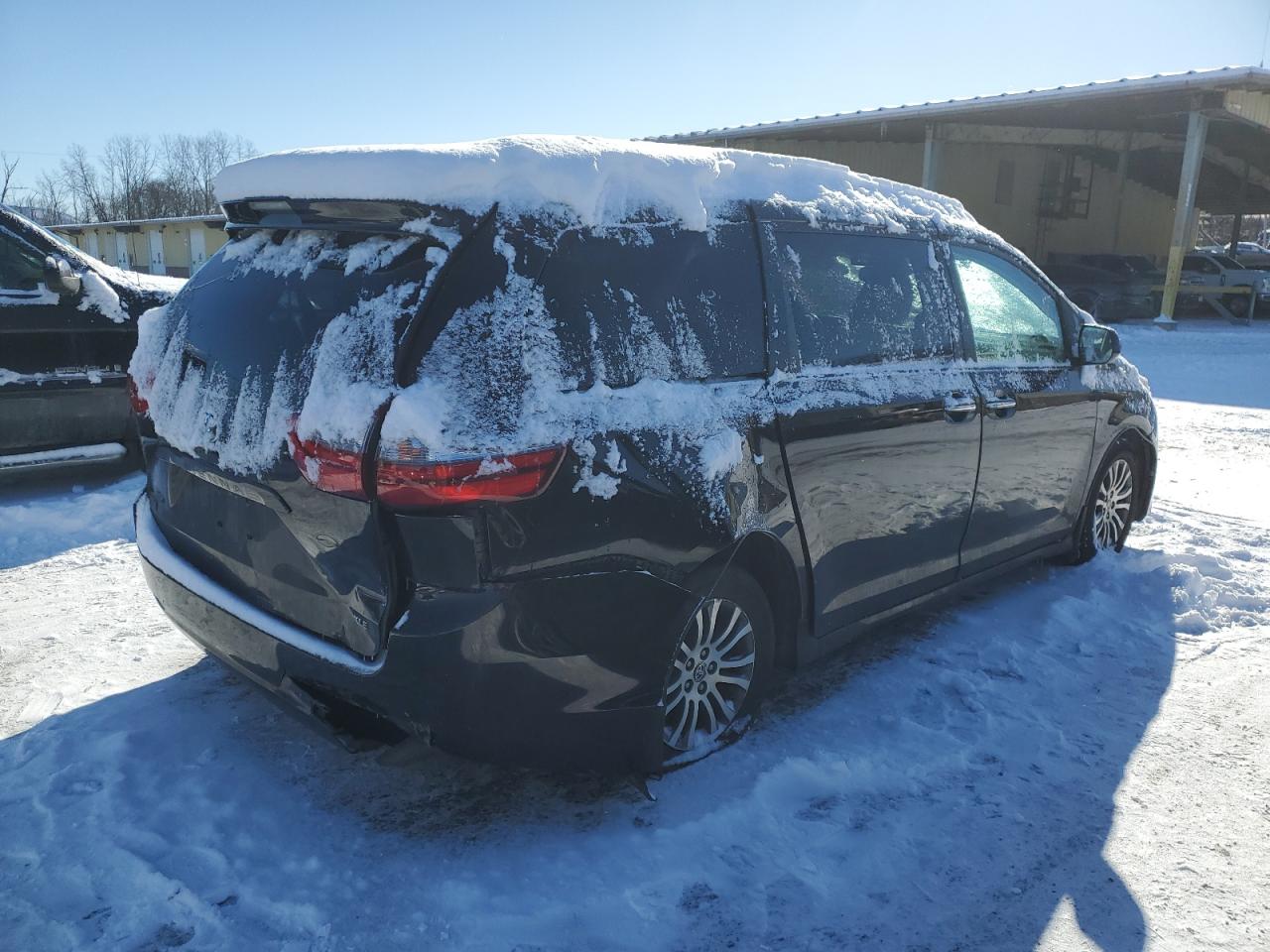 2020 Toyota Sienna - Image 3