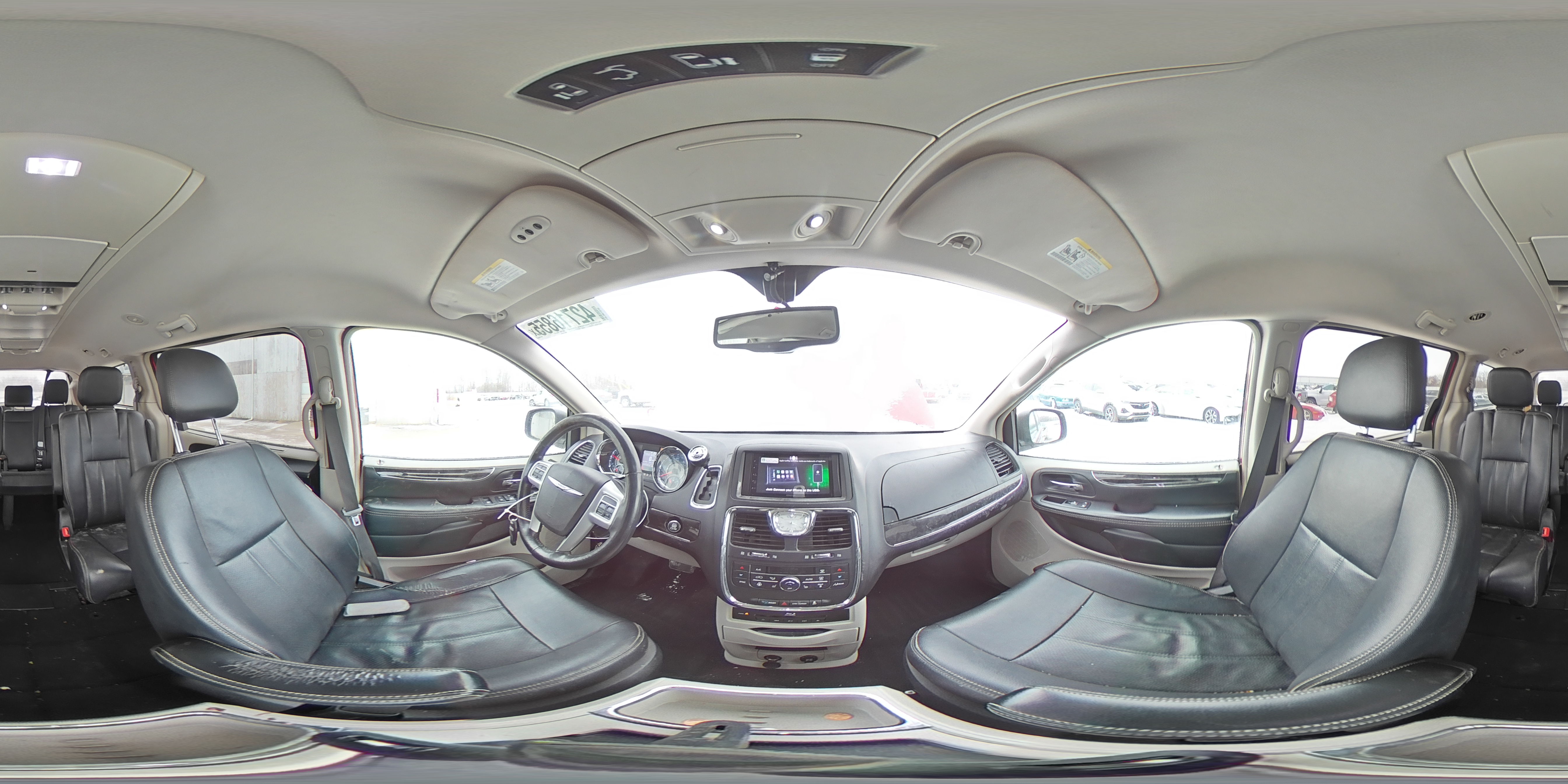 2015 Chrysler Town & Country - Image 14