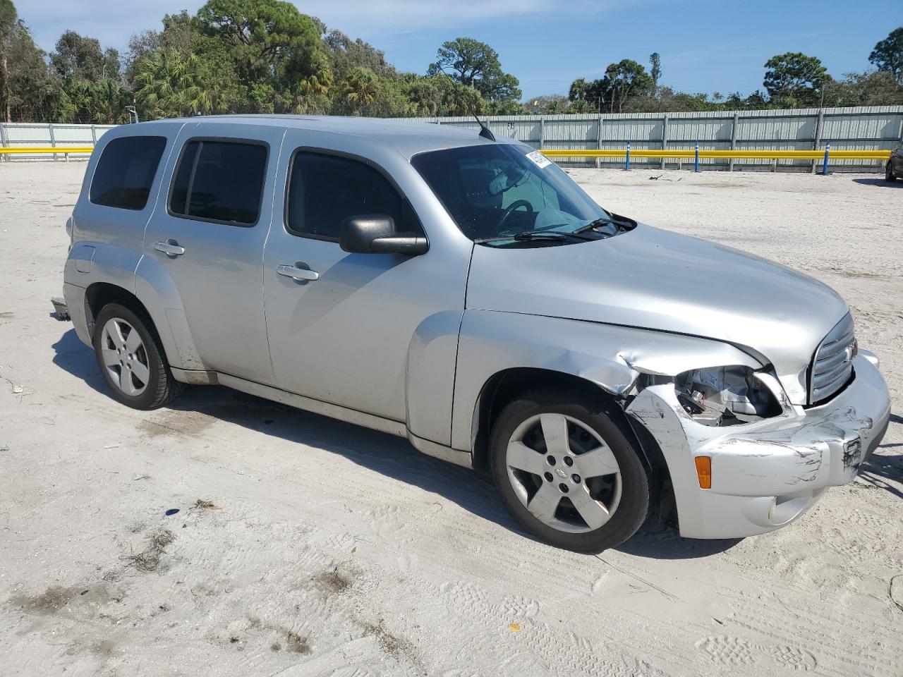 2010 Chevrolet HHR - Image 4