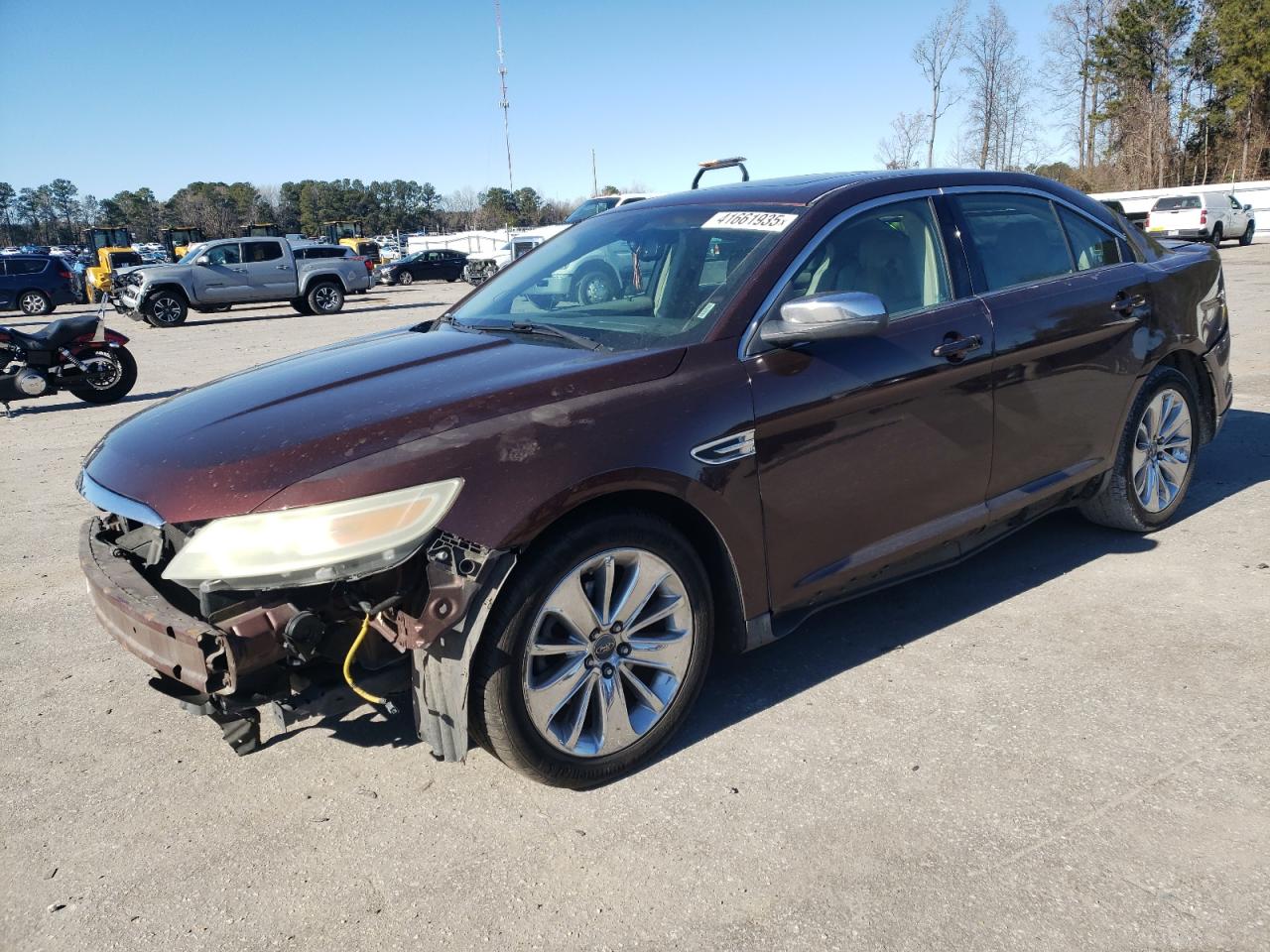 2010 Ford Taurus - Image 1