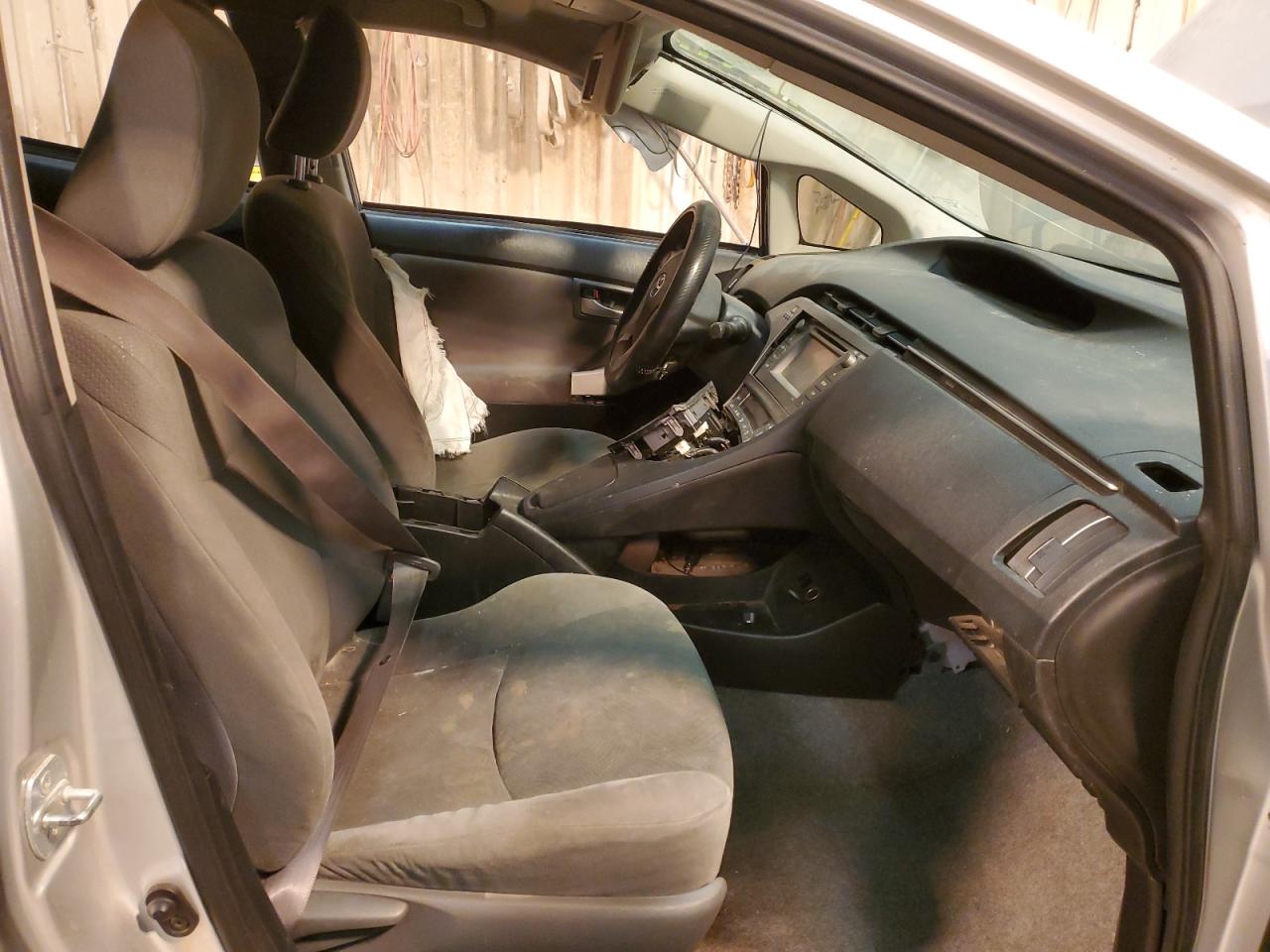 2012 Toyota Prius - Image 7