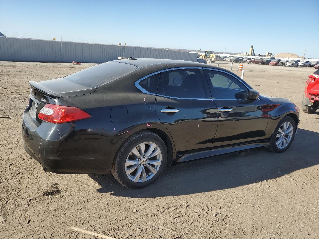 2011 Infiniti M - Image 3