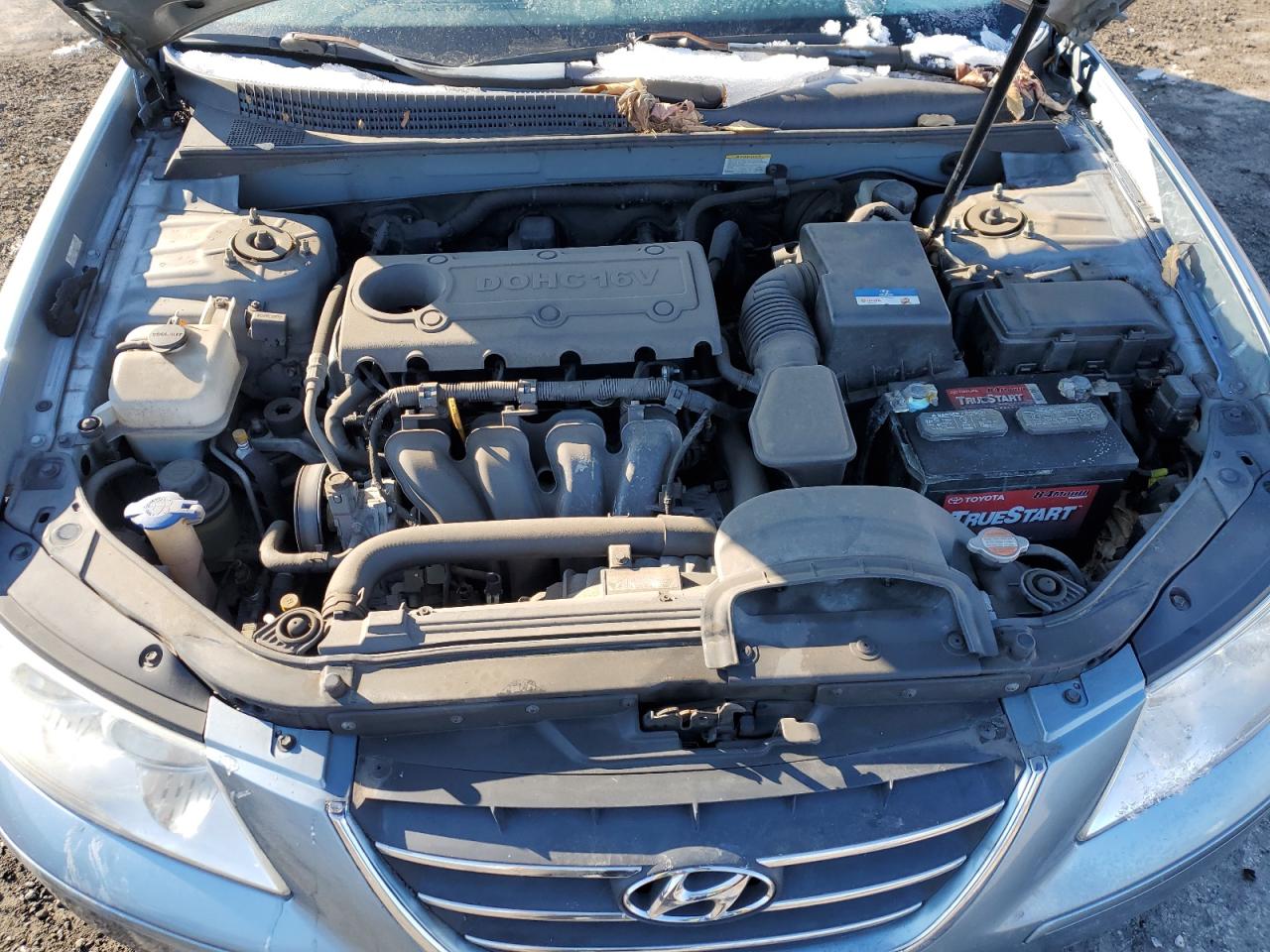 2010 Hyundai Sonata - Image 13
