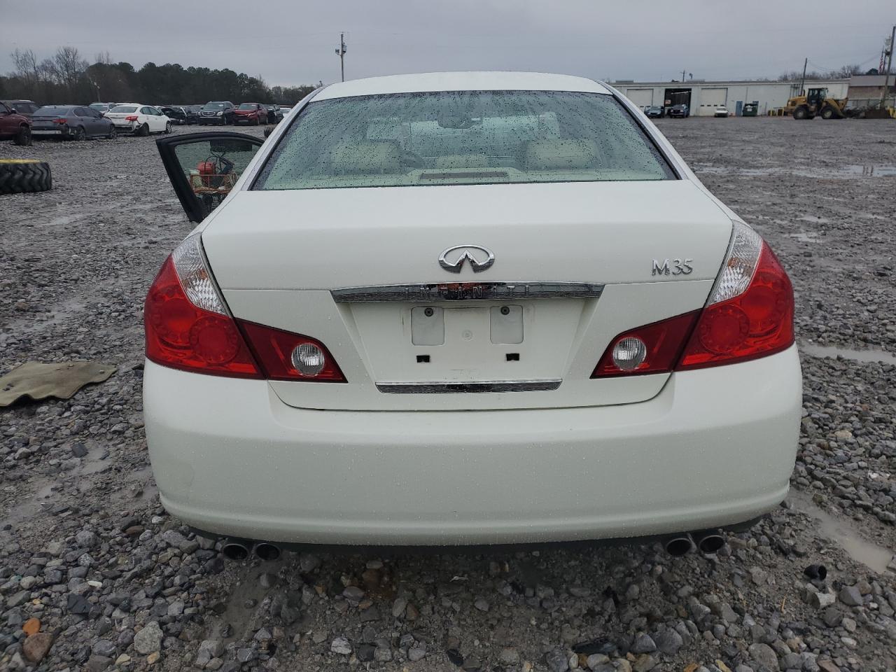 2007 Infiniti M - Image 6