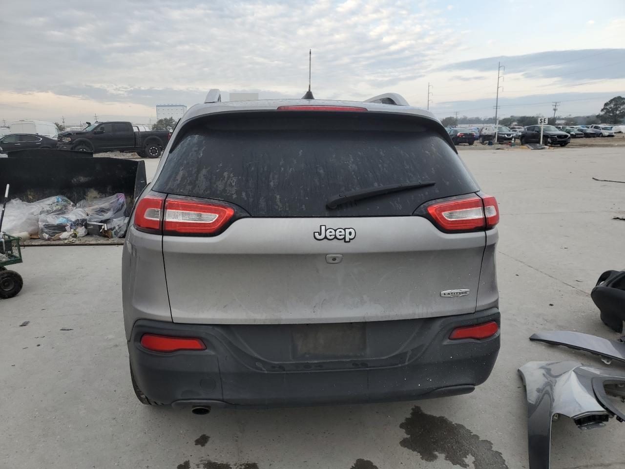 2017 Jeep Grand Cherokee - Image 6