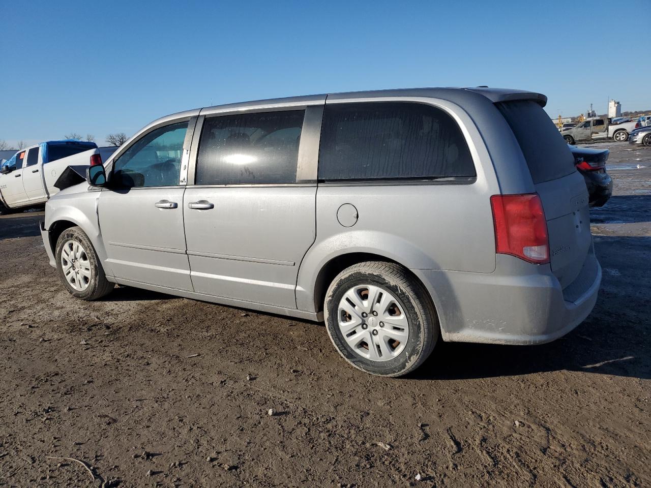 2015 Dodge Caravan - Image 2