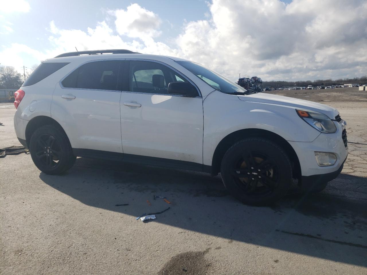 2017 Chevrolet Equinox - Image 4