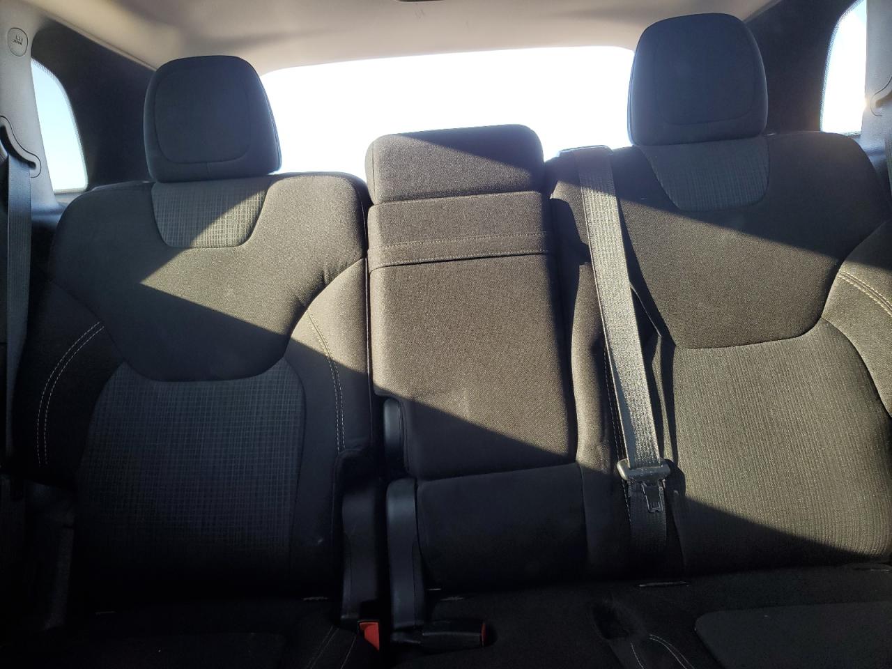 2015 Jeep Grand Cherokee - Image 10