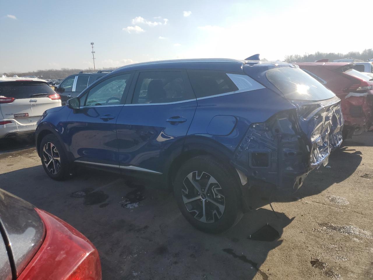 2024 Kia Sportage - Image 2