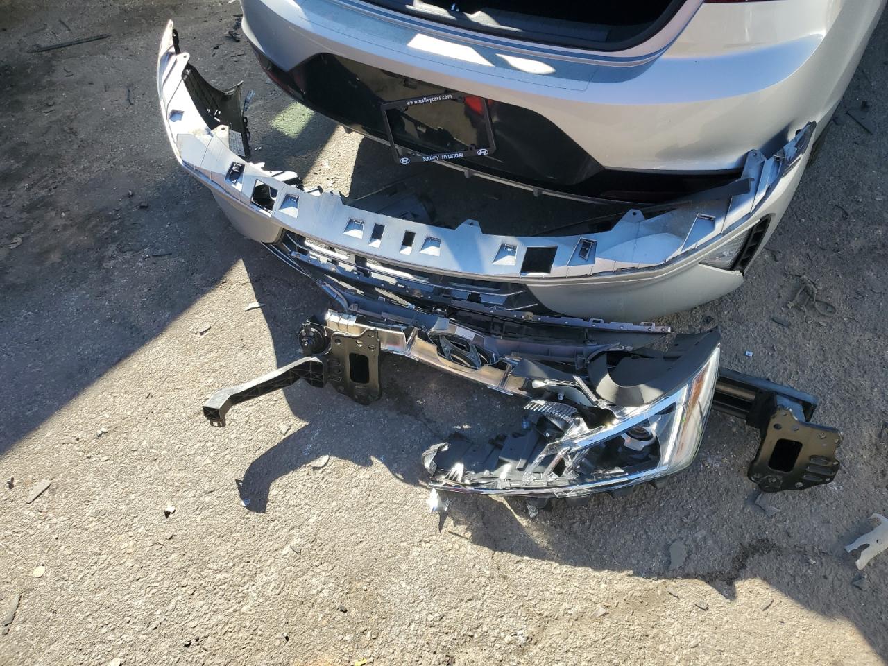 2019 Hyundai Elantra - Image 12