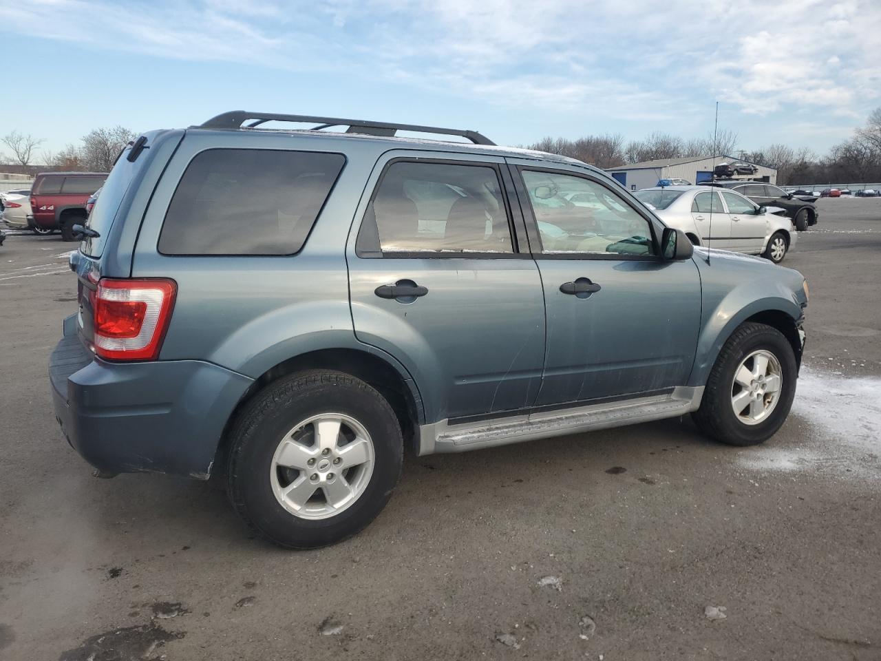 2011 Ford Escape - Image 3