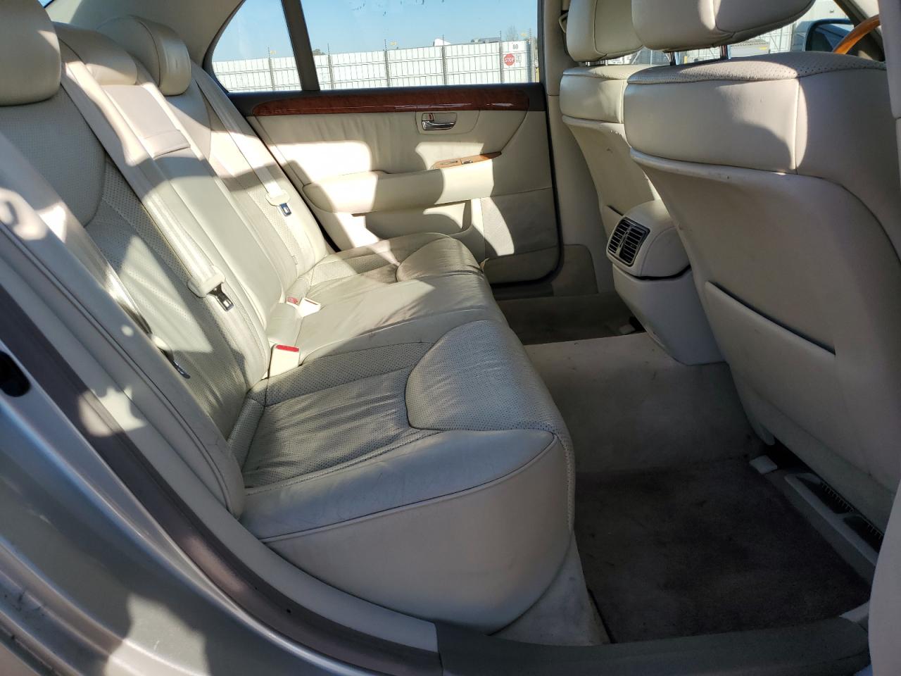 2003 Lexus LS - Image 10
