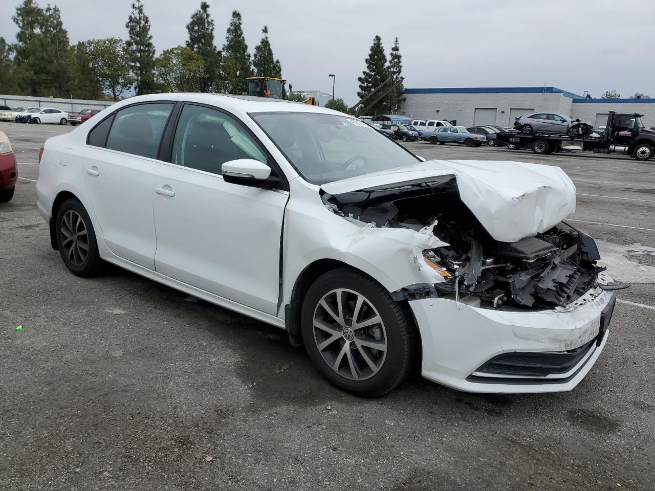 2017 Volkswagen Jetta - Image 4