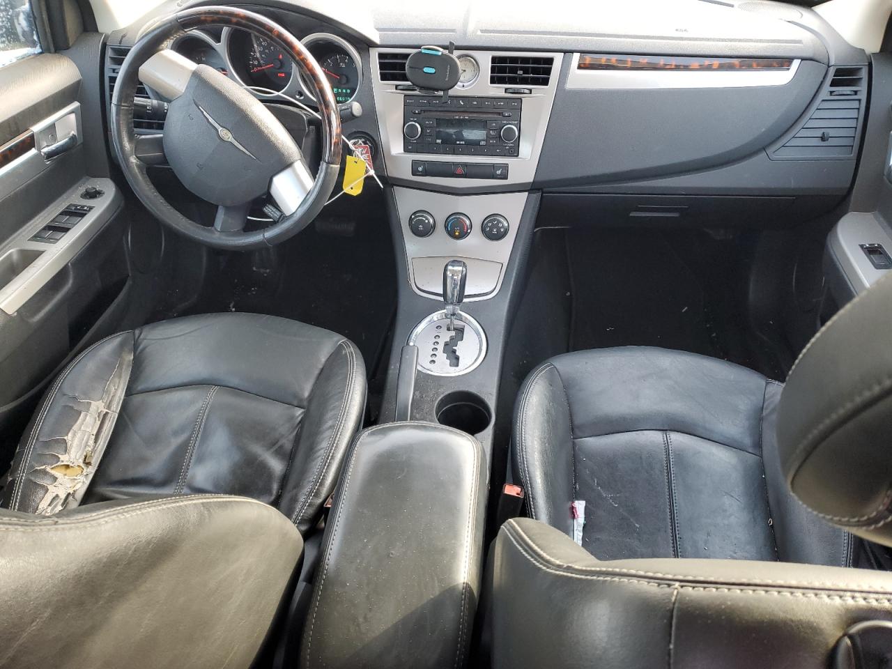 2010 Chrysler Sebring - Image 8