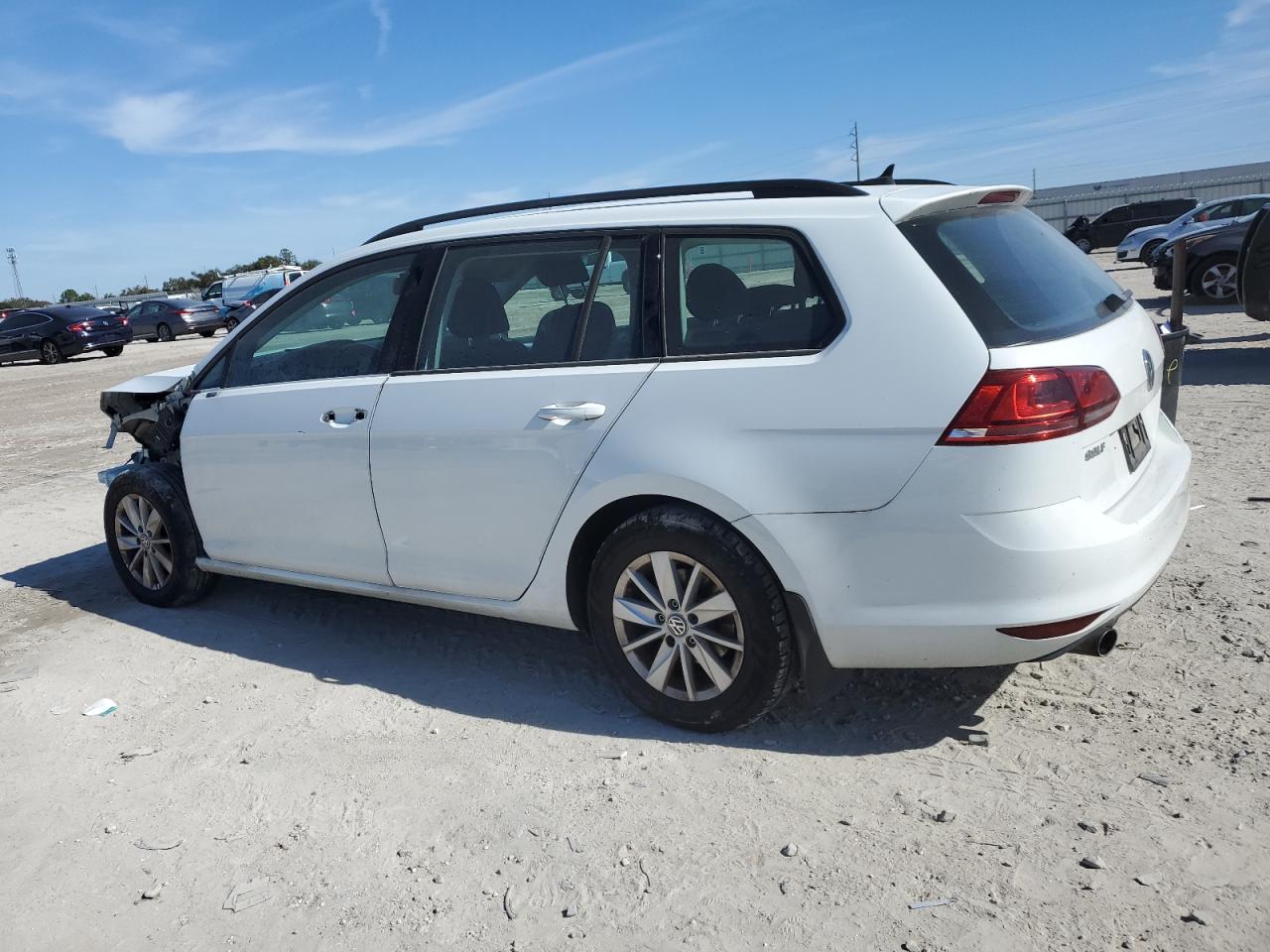 2017 Volkswagen Golf - Image 2