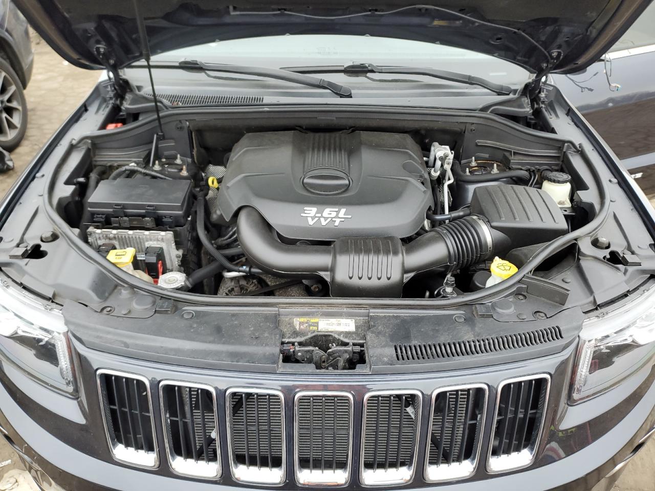 2014 Jeep Grand Cherokee - Image 12