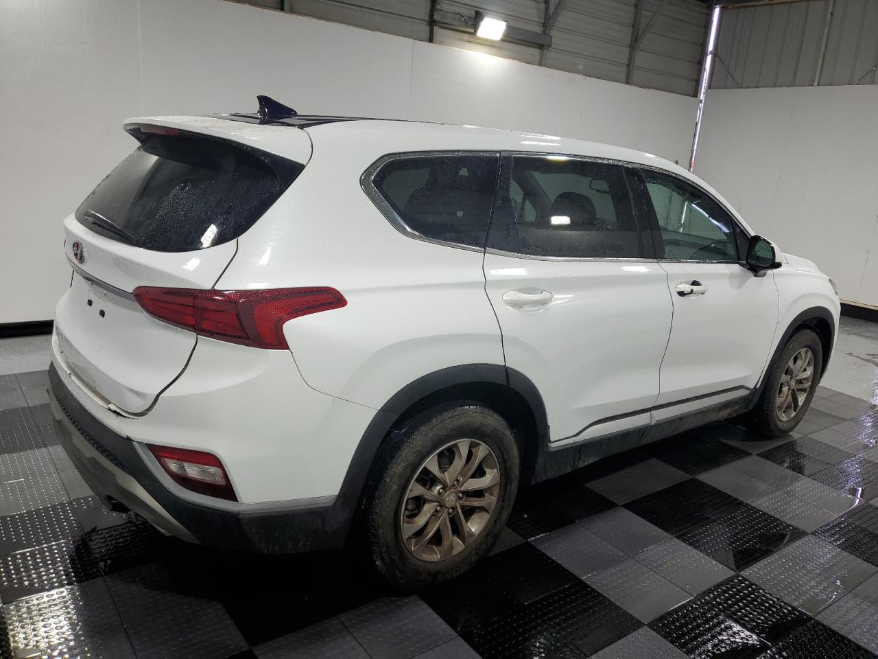 2020 Hyundai Santa Fe - Image 3