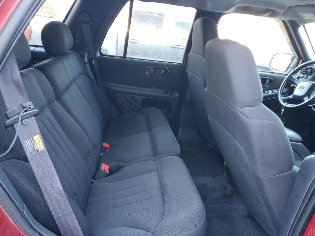 2004 Chevrolet Blazer - Image 11