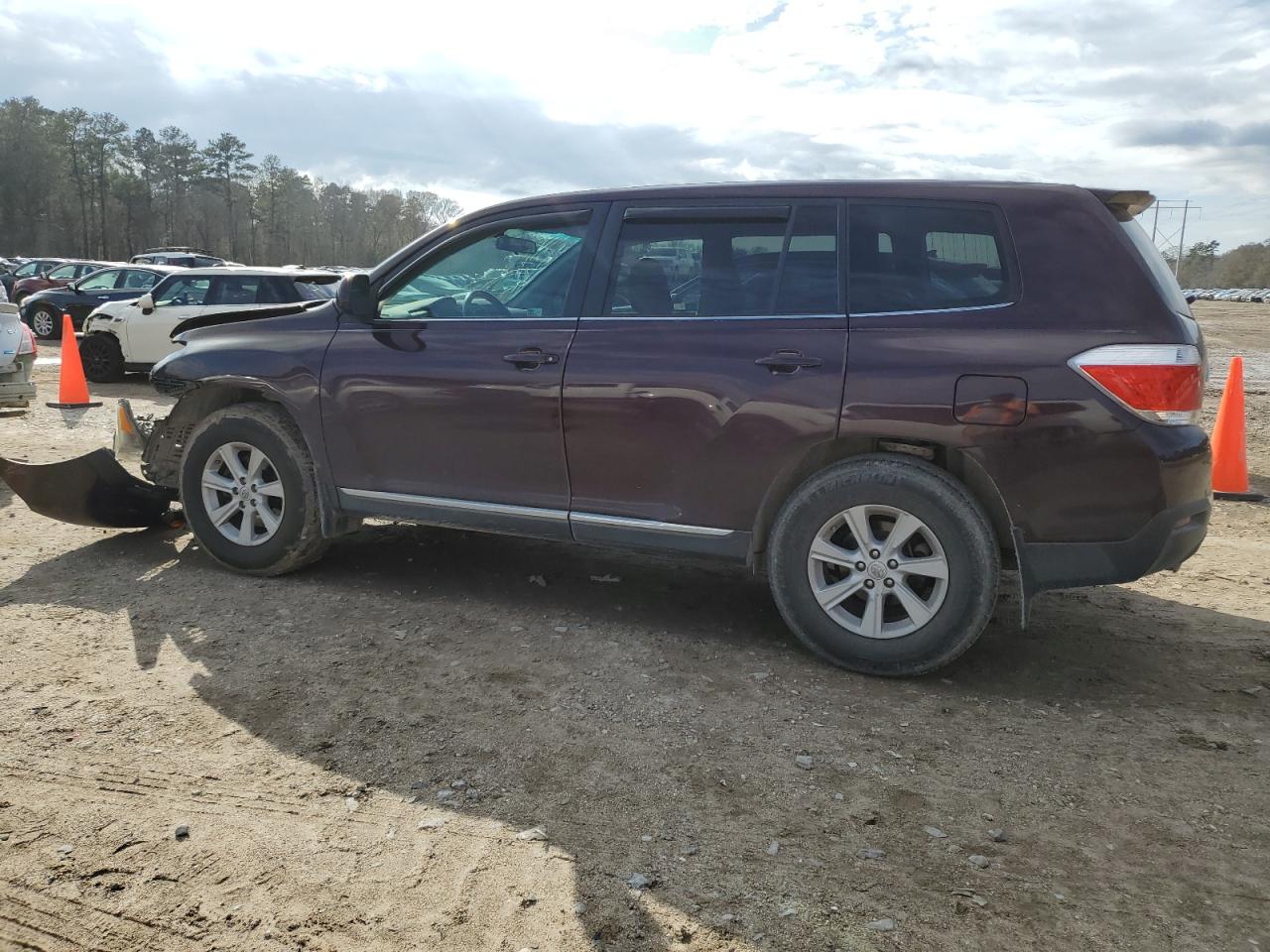 2013 Toyota Highlander - Image 2