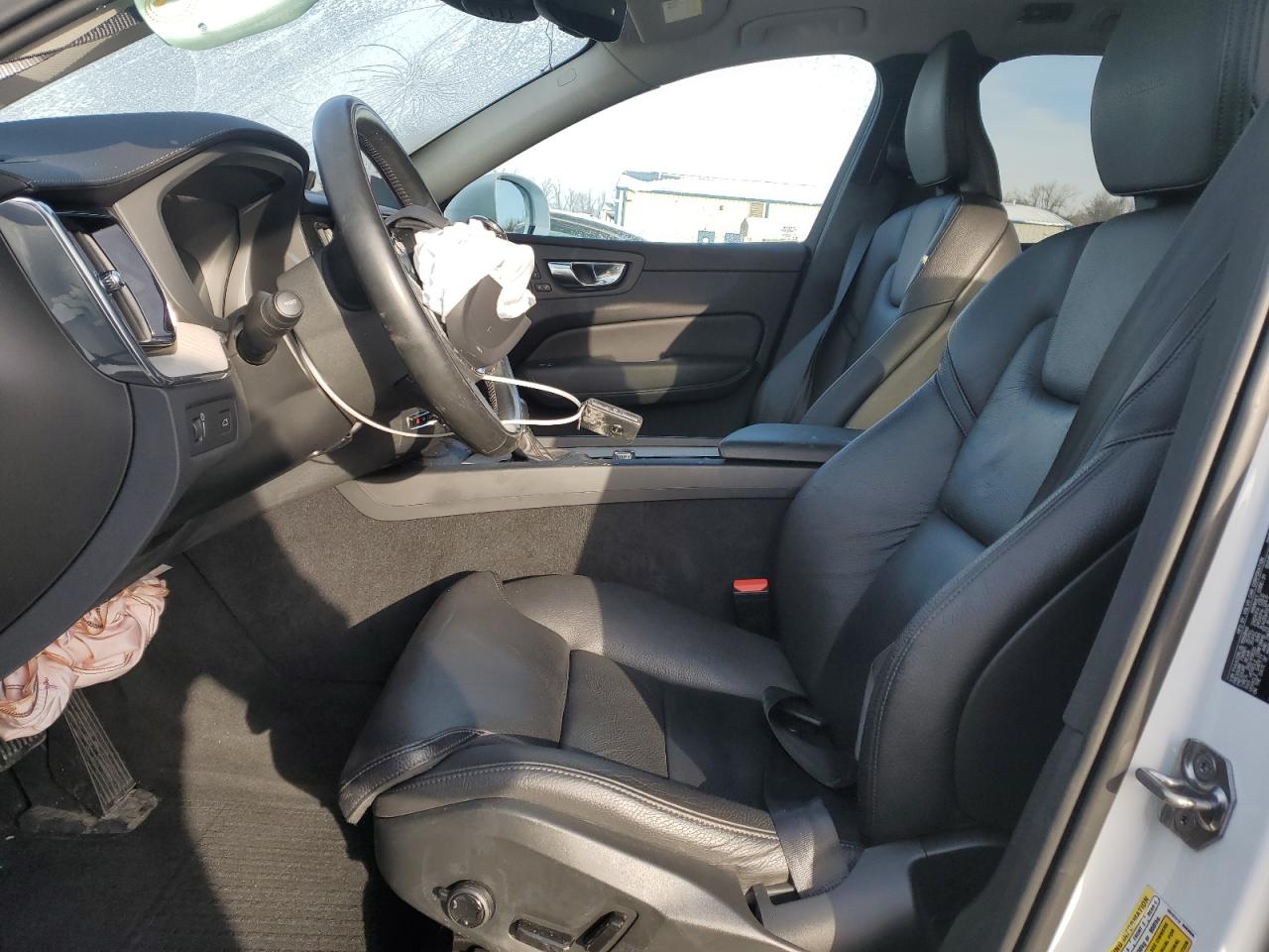 2020 Volvo XC60 - Image 7