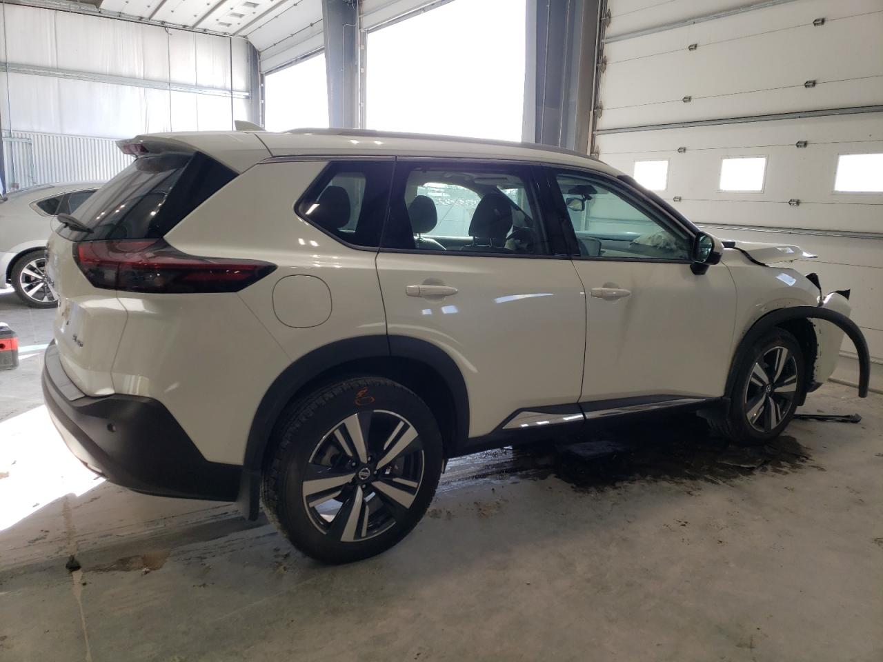 2021 Nissan Rogue - Image 3