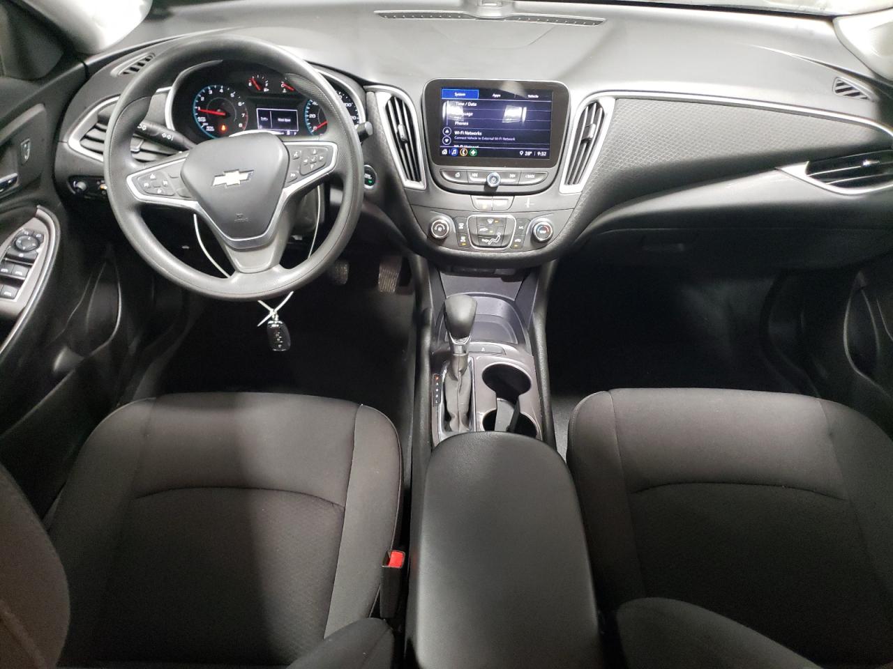 2022 Chevrolet Malibu - Image 8