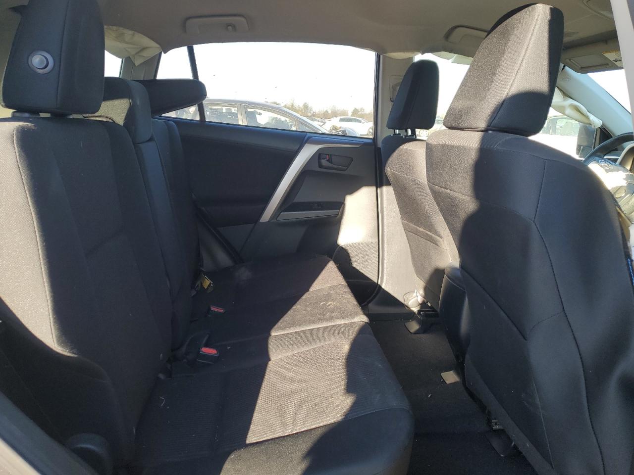 2016 Toyota RAV 4 - Image 12