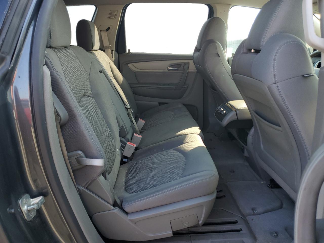 2014 Chevrolet Traverse - Image 11